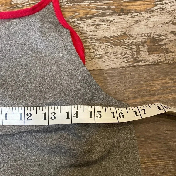 Fabletics Norwalk Tank Top Black Gray Cranberry Shelf Bra Racerback Womens Small - Picture 3 of 6
